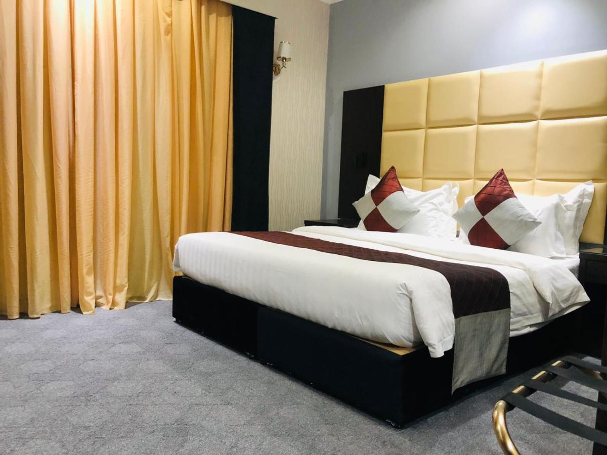 M Platinum Hotel Medina Esterno foto